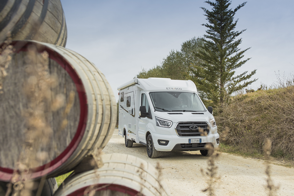 Camping-car 2022 - Etrusco Backrack+ : transportez vos vélos, skis